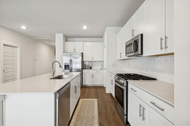 551 Ballard Dr, White House, TN 37188