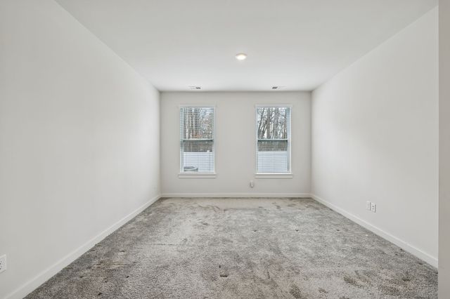 551 Ballard Dr, White House, TN 37188