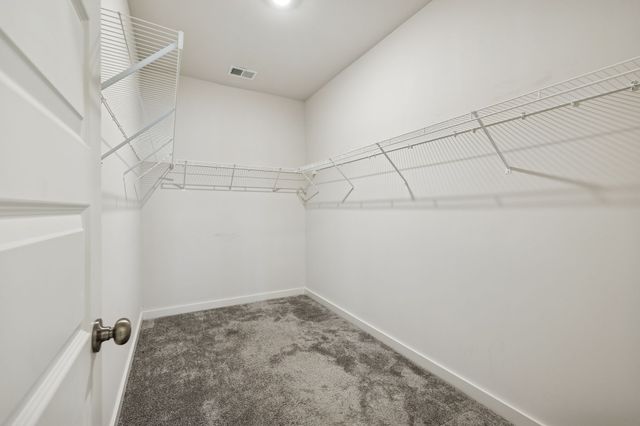 551 Ballard Dr, White House, TN 37188