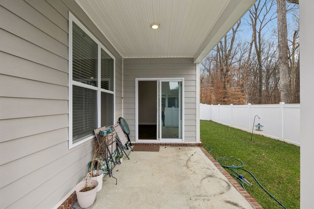 551 Ballard Dr, White House, TN 37188