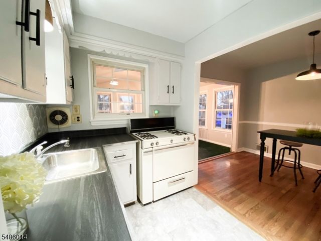 14 Pine St, Edison Twp., NJ 08817