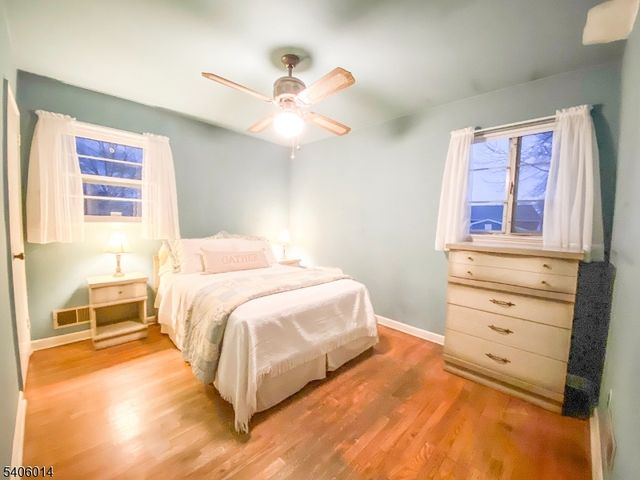 14 Pine St, Edison Twp., NJ 08817