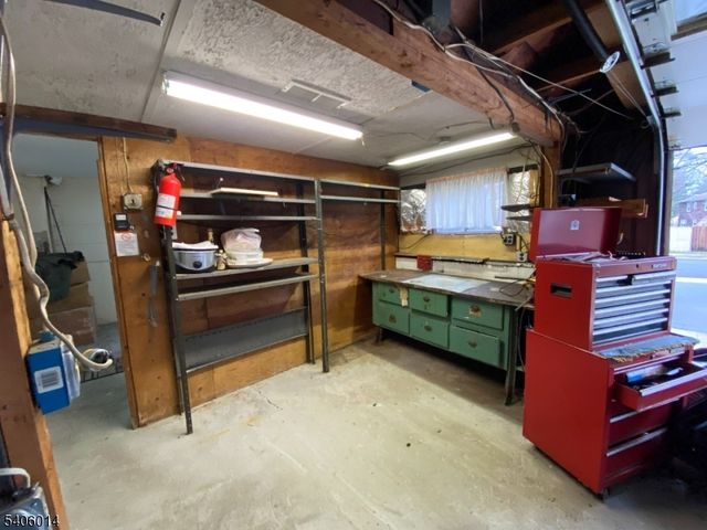 14 Pine St, Edison Twp., NJ 08817