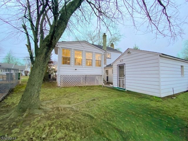 14 Pine St, Edison Twp., NJ 08817