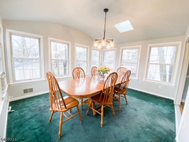 14 Pine St, Edison Twp., NJ 08817