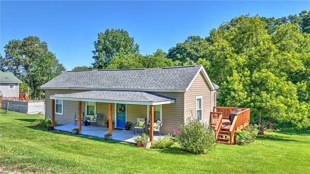 312 Cateechee Trail, Central, SC 29630