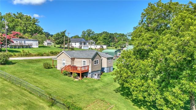 312 Cateechee Trail, Central, SC 29630