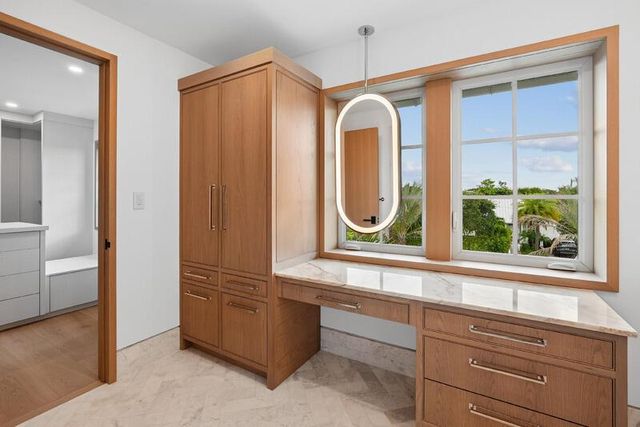 125 Worth Court N, West Palm Beach, FL 33405