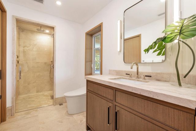 125 Worth Court N, West Palm Beach, FL 33405