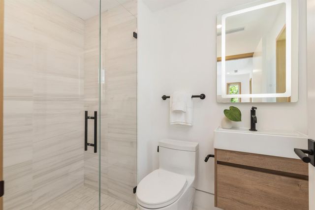125 Worth Court N, West Palm Beach, FL 33405