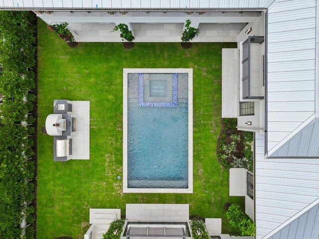 125 Worth Court N, West Palm Beach, FL 33405
