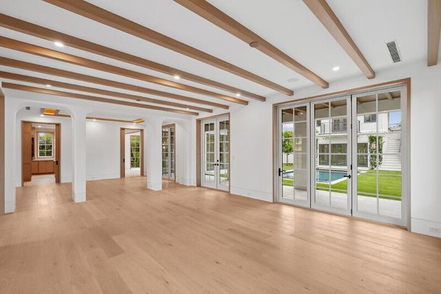 125 Worth Court N, West Palm Beach, FL 33405