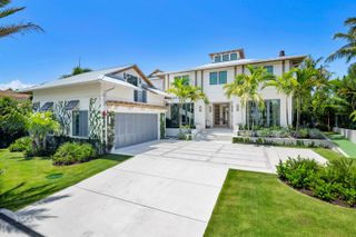 125 Worth Court N, West Palm Beach, FL 33405