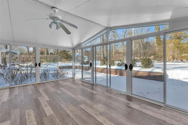 7 Flamingo Drive, Smithtown, NY 11787