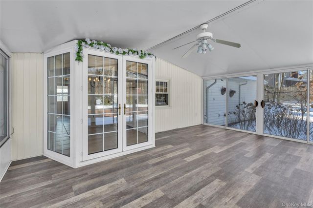 7 Flamingo Drive, Smithtown, NY 11787