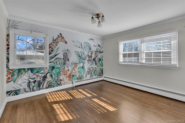 7 Flamingo Drive, Smithtown, NY 11787