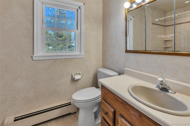 7 Flamingo Drive, Smithtown, NY 11787