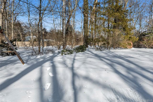 7 Flamingo Drive, Smithtown, NY 11787