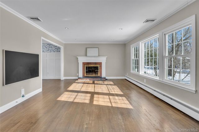 7 Flamingo Drive, Smithtown, NY 11787