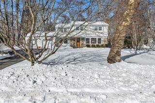7 Flamingo Drive, Smithtown, NY 11787