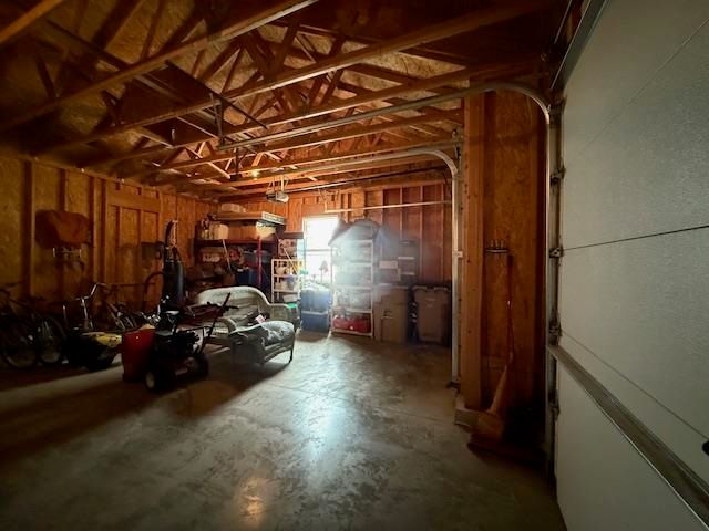 38 Mulberry Loop NE, Minot, ND 58703