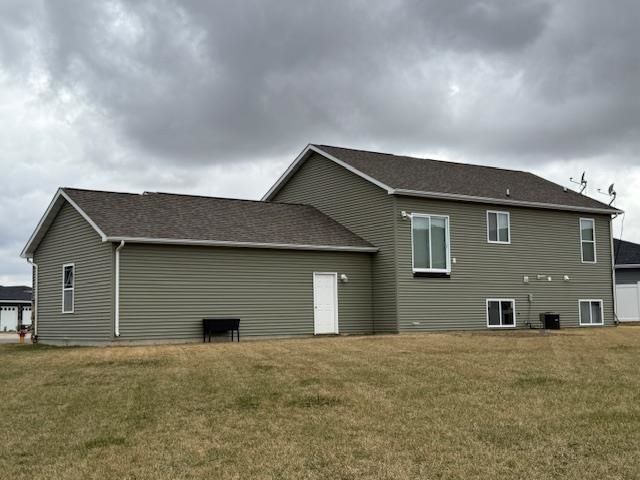 38 Mulberry Loop NE, Minot, ND 58703
