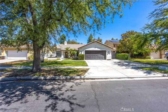 619 Donatello Dr, Corona, CA 92882