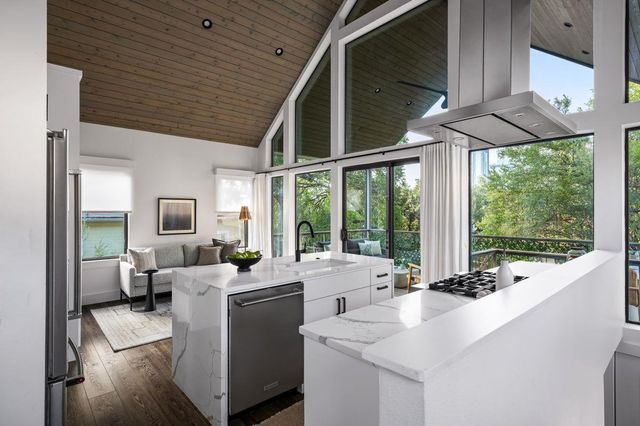 1105 Travis Heights BLVD, Austin, TX 78704