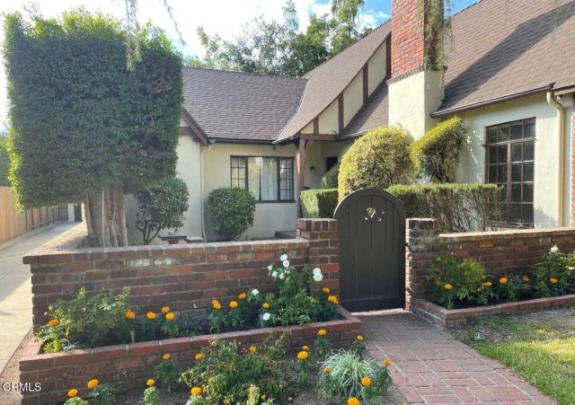 999 N Holliston Avenue, Pasadena, CA 91104
