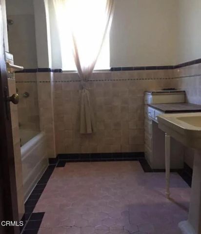 999 N Holliston Avenue, Pasadena, CA 91104