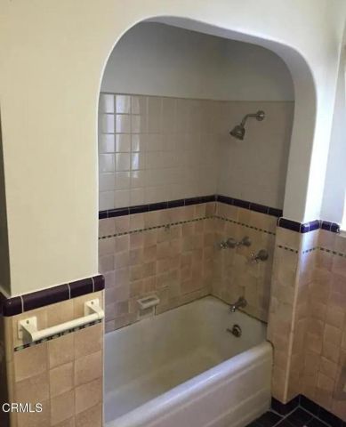 999 N Holliston Avenue, Pasadena, CA 91104