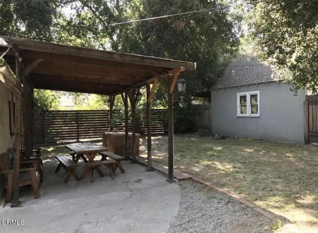 999 N Holliston Avenue, Pasadena, CA 91104