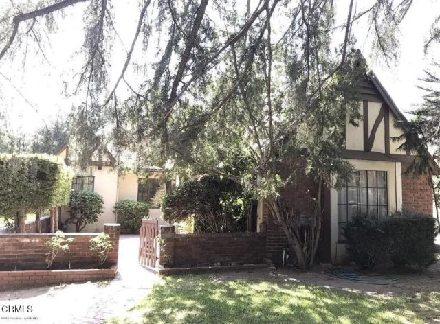 999 N Holliston Avenue, Pasadena, CA 91104