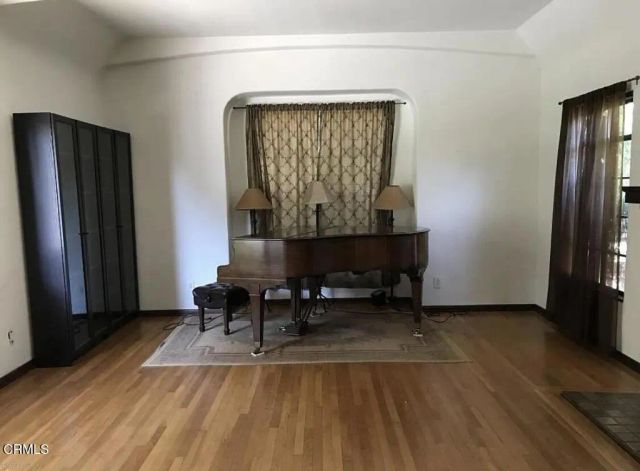 999 N Holliston Avenue, Pasadena, CA 91104