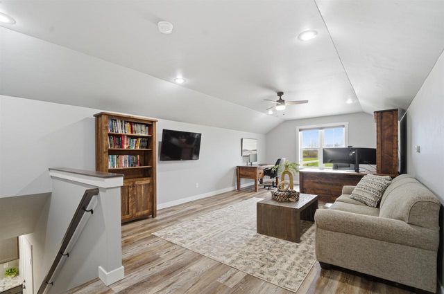 594 PRAIRIE GARDENS LANE, Pulaski, WI 54162