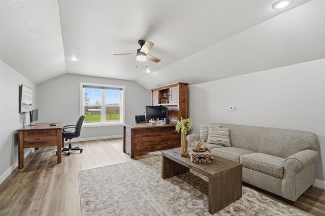 594 PRAIRIE GARDENS LANE, Pulaski, WI 54162