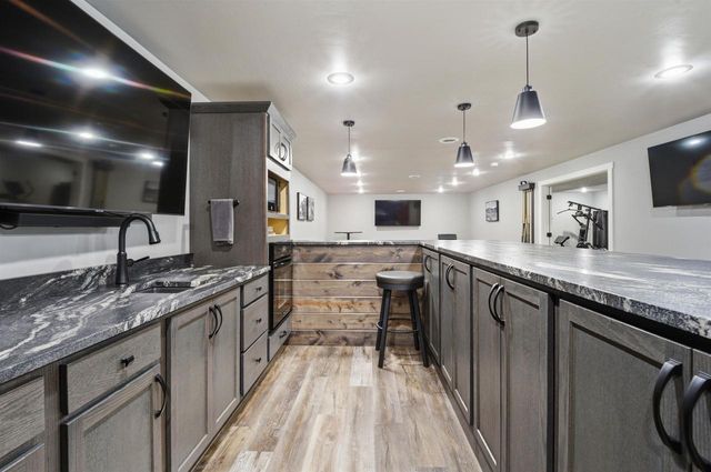 594 PRAIRIE GARDENS LANE, Pulaski, WI 54162