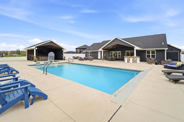594 PRAIRIE GARDENS LANE, Pulaski, WI 54162