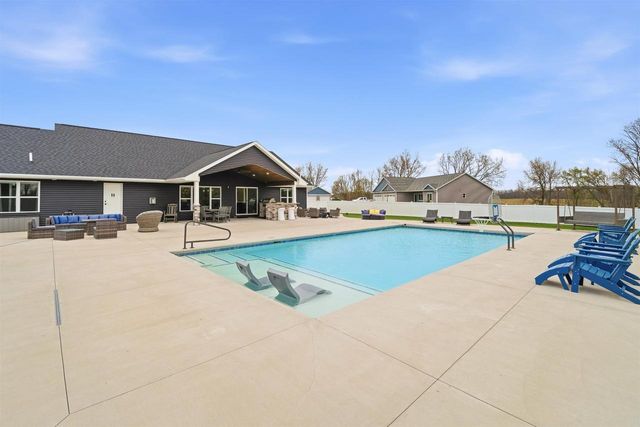 594 PRAIRIE GARDENS LANE, Pulaski, WI 54162