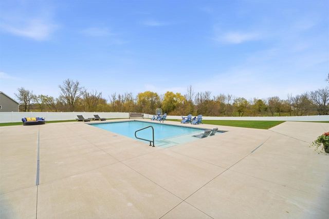 594 PRAIRIE GARDENS LANE, Pulaski, WI 54162