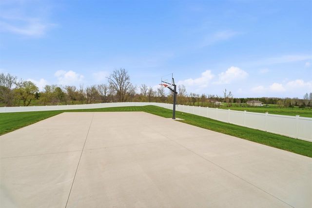 594 PRAIRIE GARDENS LANE, Pulaski, WI 54162