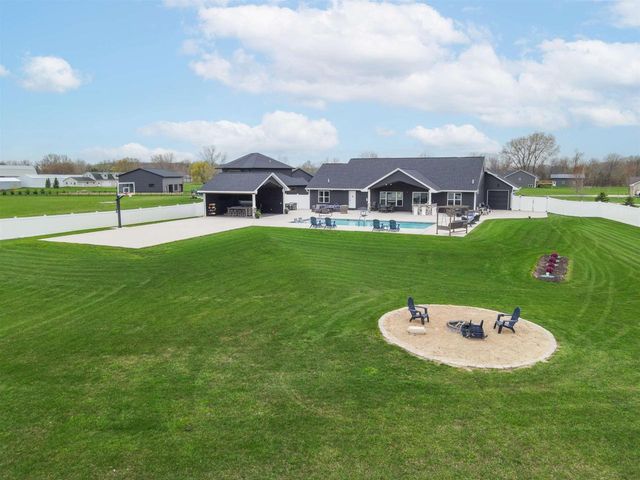 594 PRAIRIE GARDENS LANE, Pulaski, WI 54162