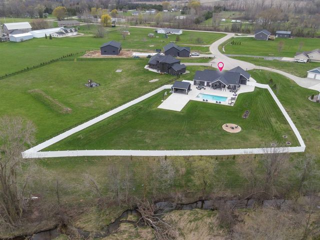 594 PRAIRIE GARDENS LANE, Pulaski, WI 54162