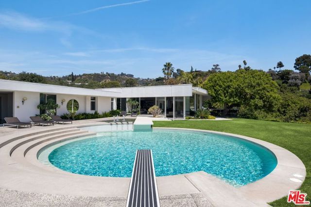 1012 Wallace, Beverly Hills, CA 90210