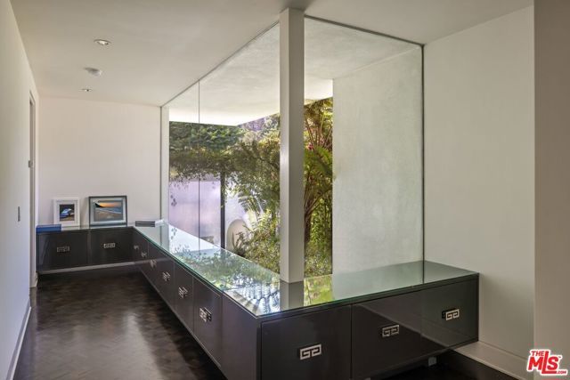 1012 Wallace, Beverly Hills, CA 90210