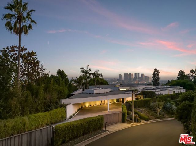 1012 Wallace, Beverly Hills, CA 90210
