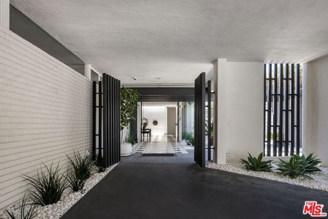 1012 Wallace, Beverly Hills, CA 90210