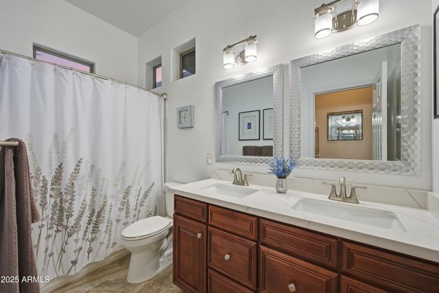 9747 E GREENWAY Street, Mesa, AZ 85207