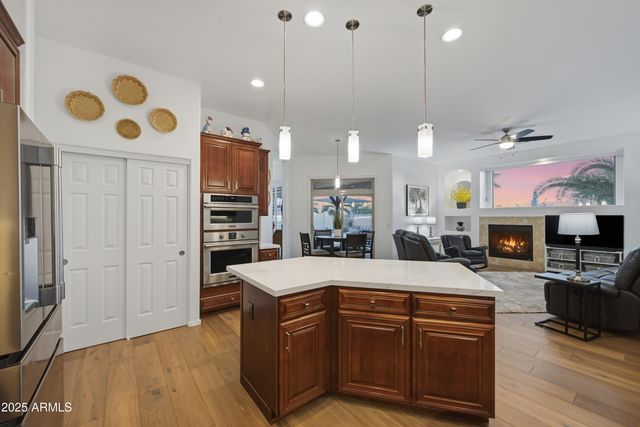 9747 E GREENWAY Street, Mesa, AZ 85207