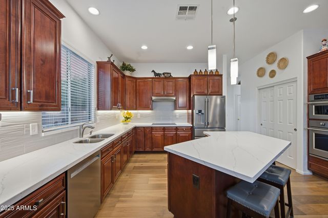 9747 E GREENWAY Street, Mesa, AZ 85207